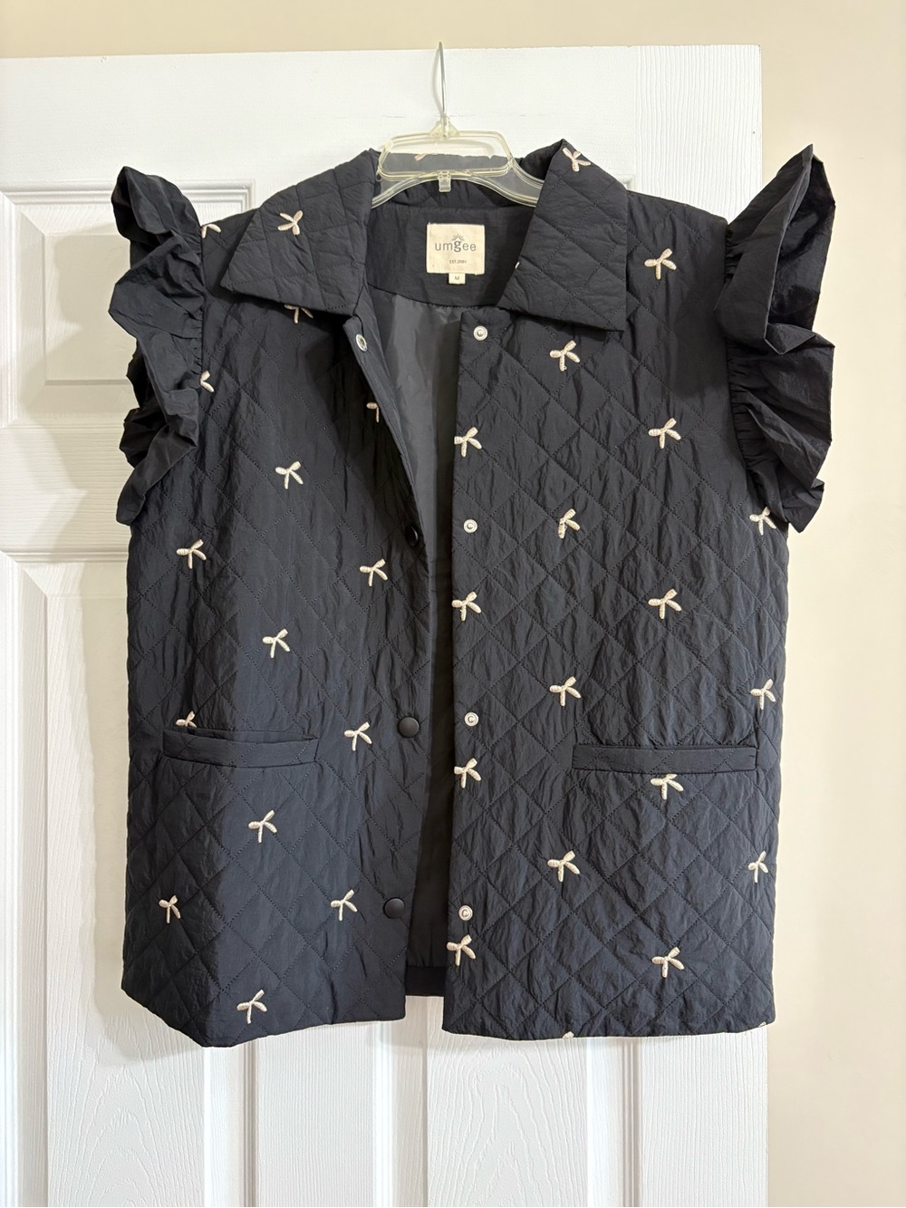 Umgee Quilted Ruffle Sleeve Bow Embroidered Vest Black Medium